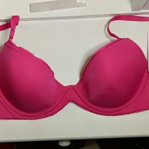 Calvin Klein demi lift bra 32c nwt